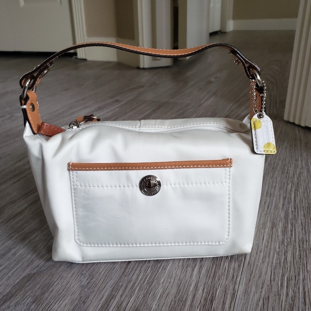 Vintage Coach Mini Purse 🤍💛